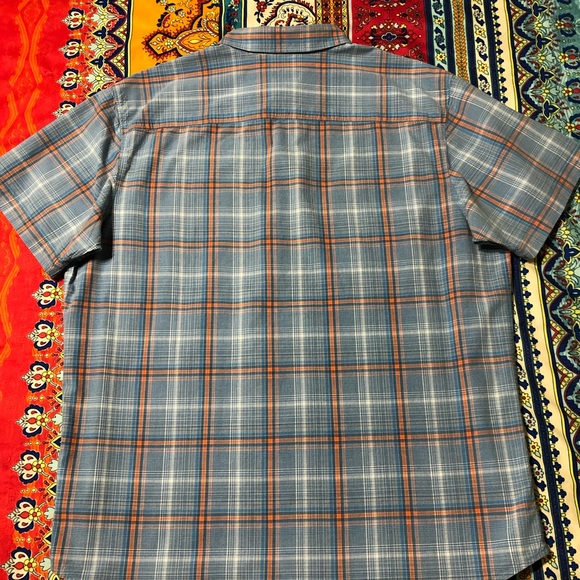 COLUMBIA SPORTS S/S SHIRT FOR MEN. COOL COLORS & STYLE.!☆ VERY GOOD CONDITION!!☆ - Picture 3 of 5